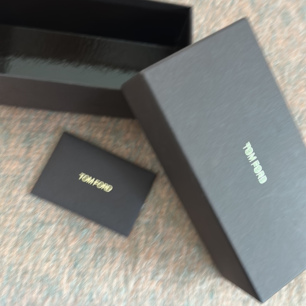 Empty TOM FORD eye glass case - Picture 3 of 7